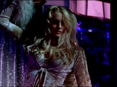 Daryl Hannah – Dancing At The Blue Iguana – 2000