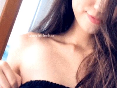 hot amateur Asian showing off tits