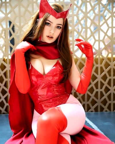 Comic Scarlet Witch By OMGcosplay