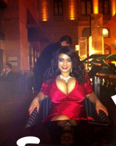 Moistpubes2 – Noelle Big Tit Indian Princess Huge Ghandi Approved Desi Tits